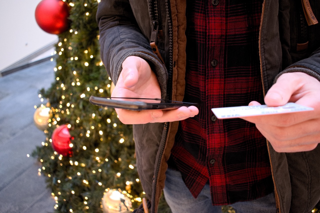 Segurança digital no celular cuidados ao usar telefonia móvel no fim de ano